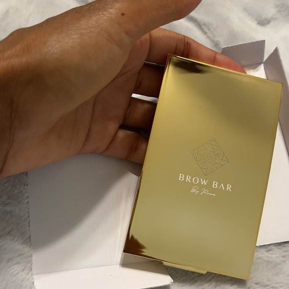 Bombshell Brow Kit - Brand New - Picture 2 of 4